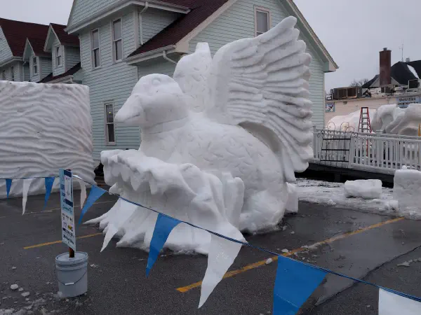 eric/snow-sculpture-duck-landing